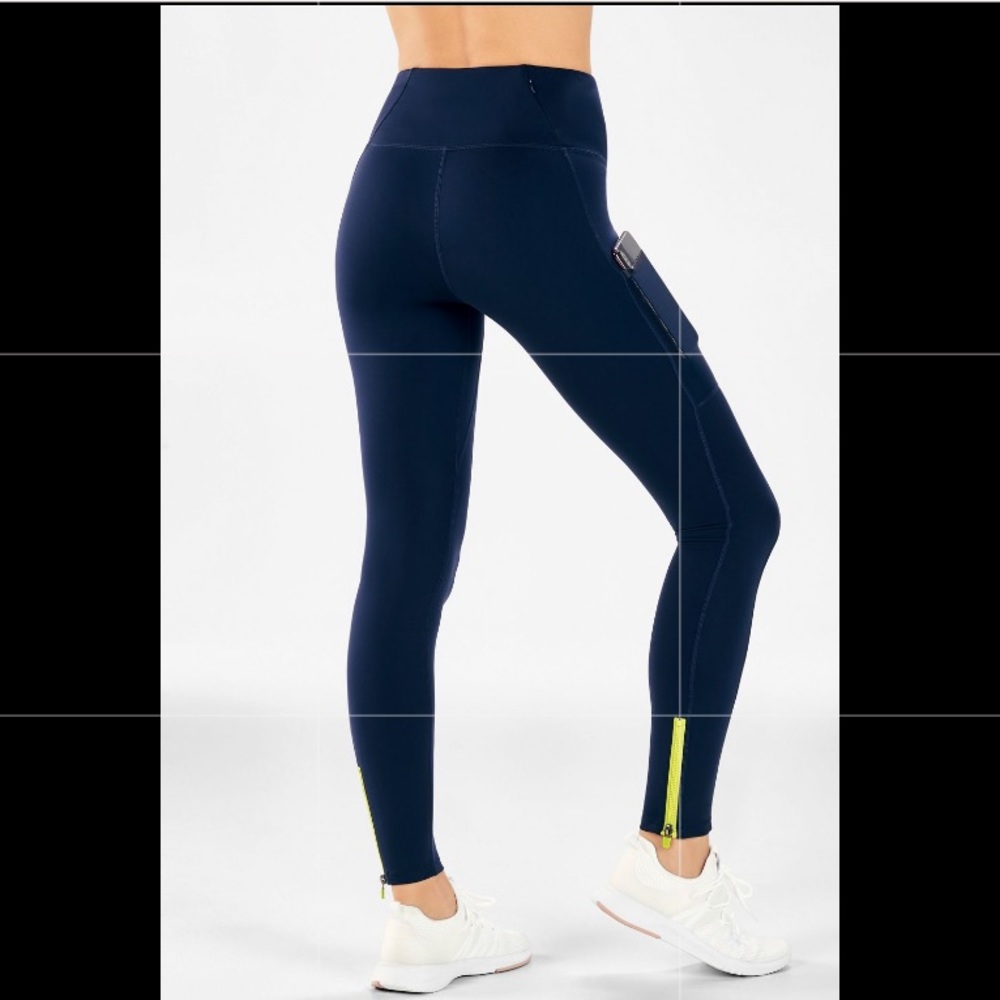 Fabletics Trinity Utility Leggings - pockets